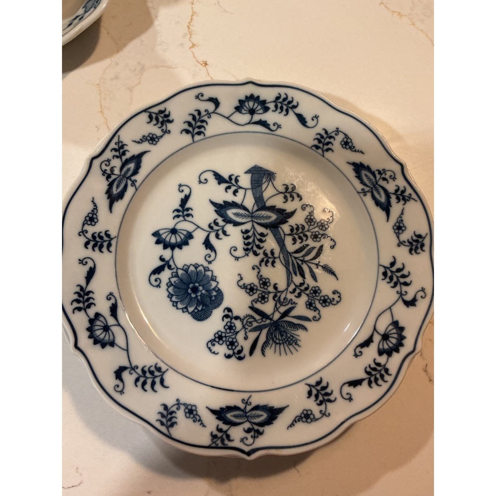 Blue Danube Japan Blue Onion Scalloped Bread and Butter Plates Set of 4